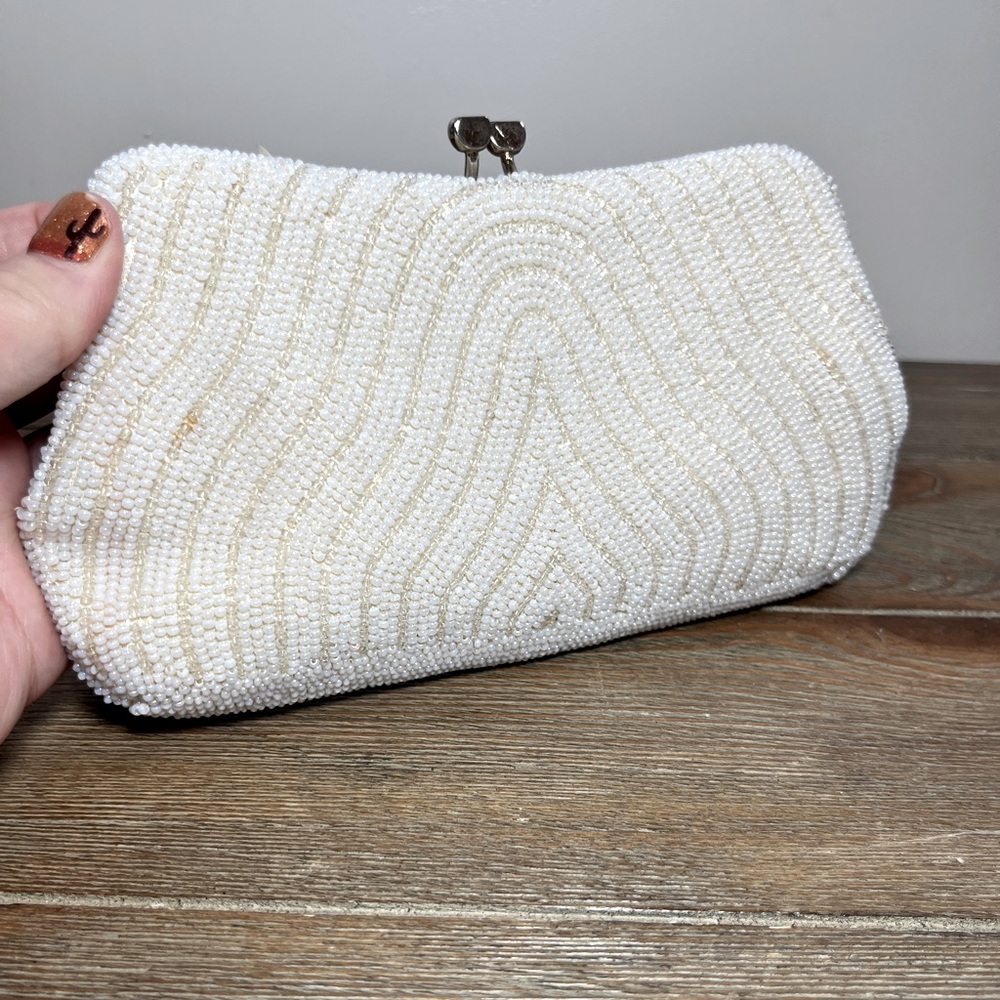 Stunning Vintage Hand beaded Evening Clutch with Kiss-lock Clasp Made in Japan